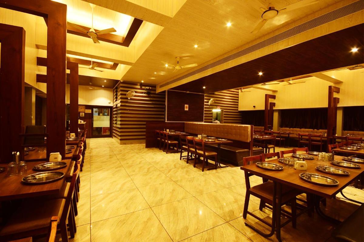 Hotel Opal コールハープル エクステリア 写真