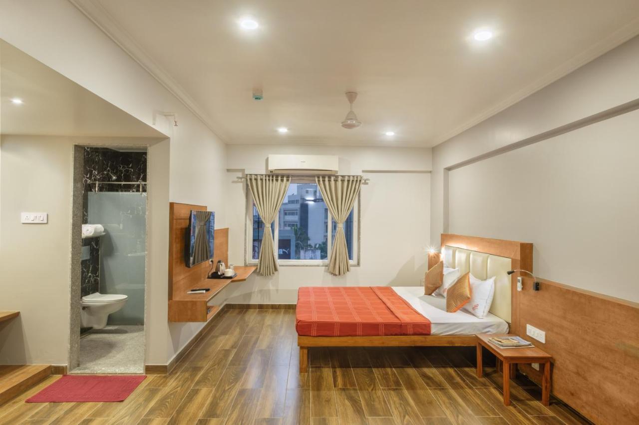 Hotel Opal コールハープル エクステリア 写真