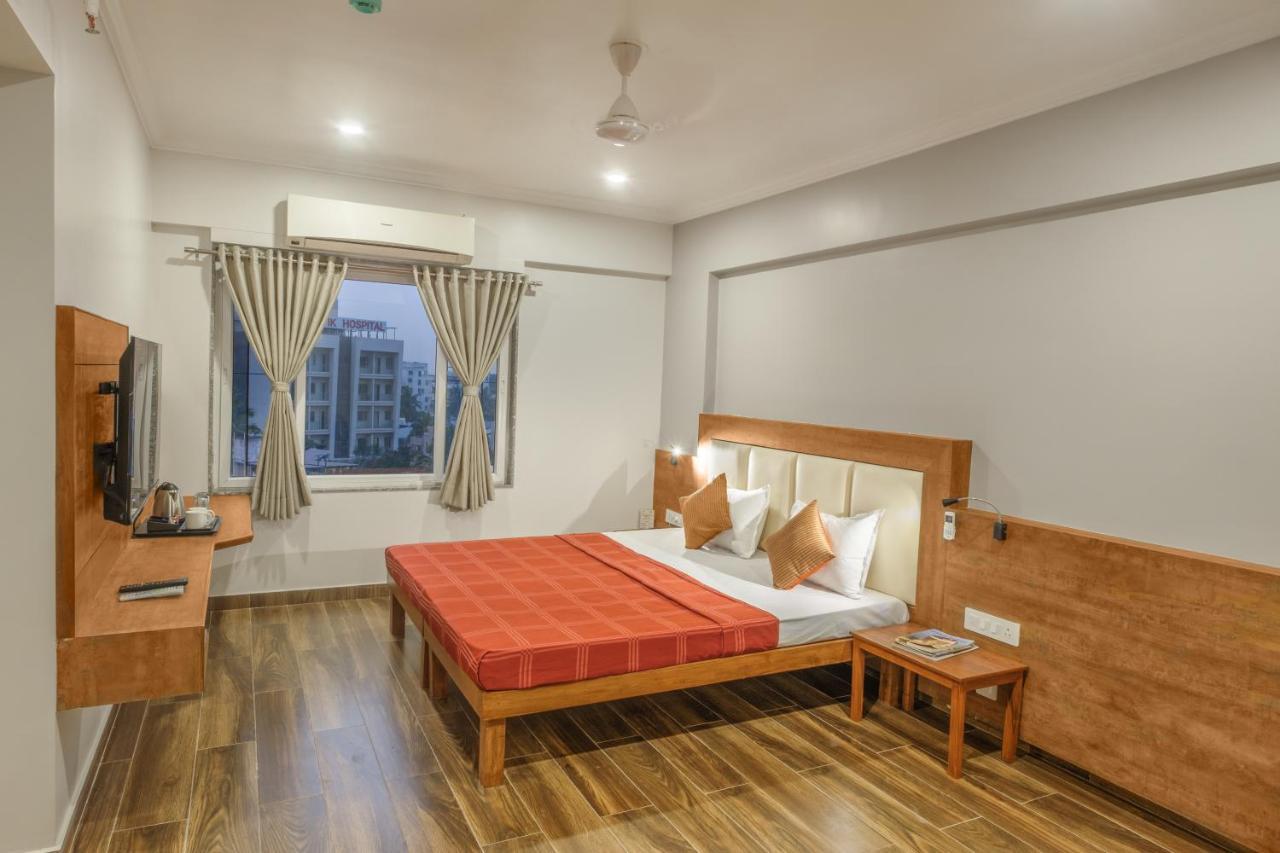Hotel Opal コールハープル エクステリア 写真