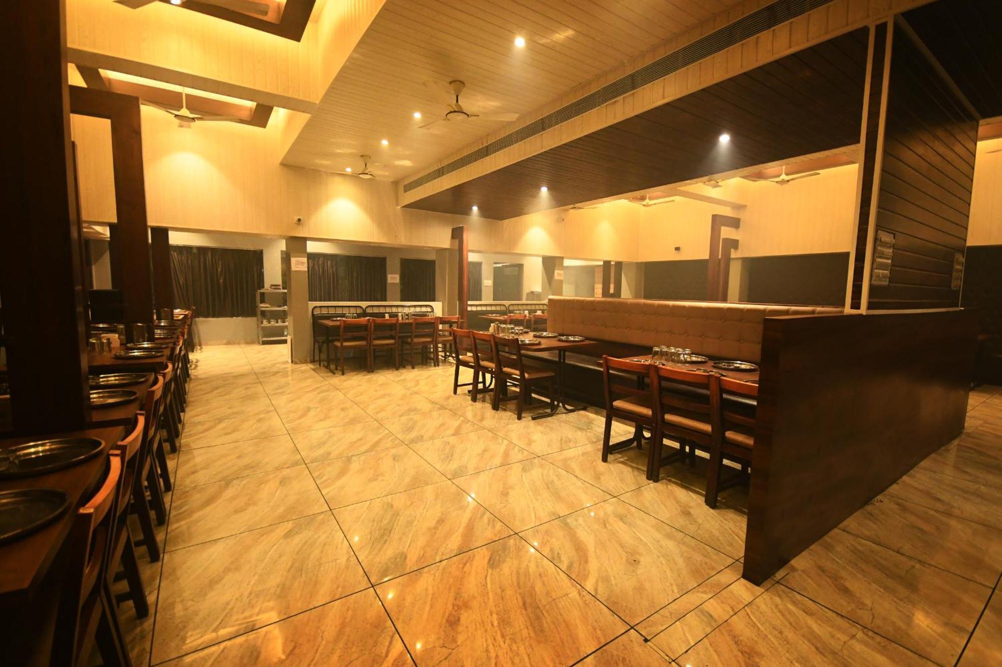 Hotel Opal コールハープル エクステリア 写真