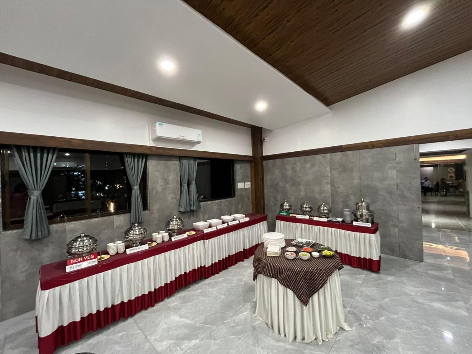 Hotel Opal コールハープル エクステリア 写真